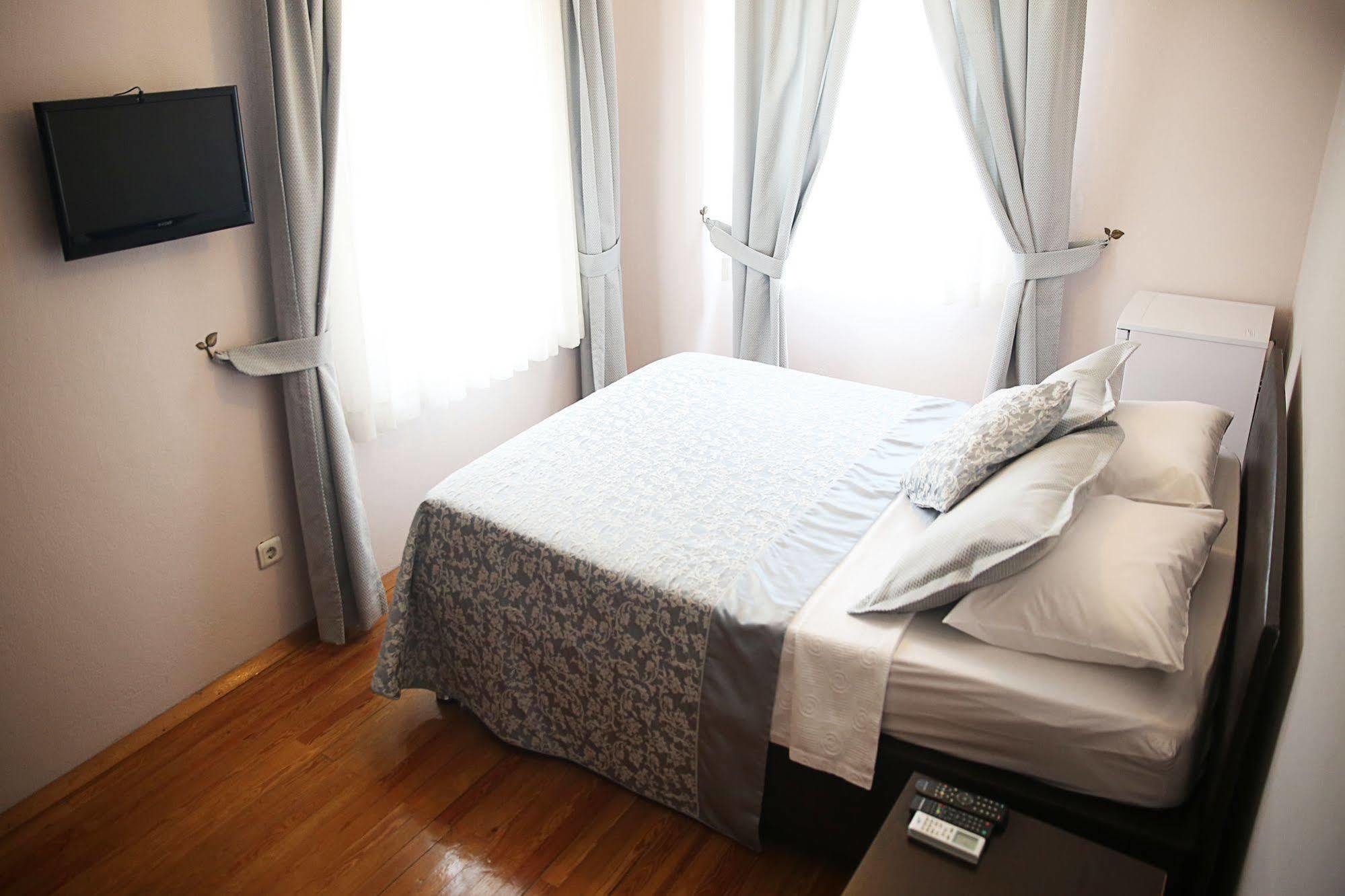 Ebruli Hotel บอซจาดา ภายนอก รูปภาพ